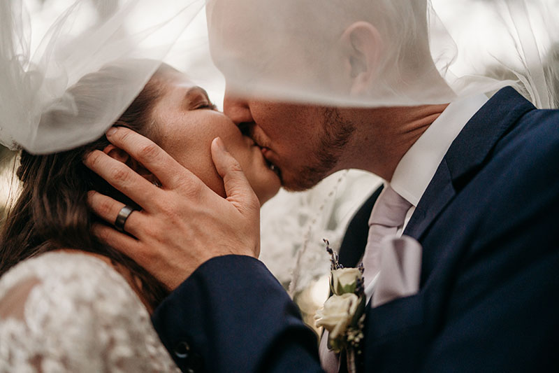 Real Weddings – Caitlin Starr and Ryan Miles 